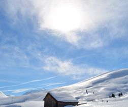 Schweizer Berglandschaft im Winter